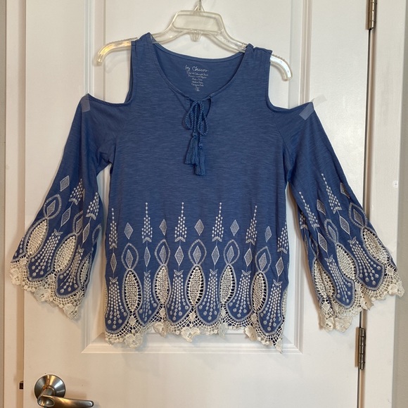 Chico's Tops - Chicos Cold Shoulder Lavender & Lace Bell sleeved top. Love this top! To small